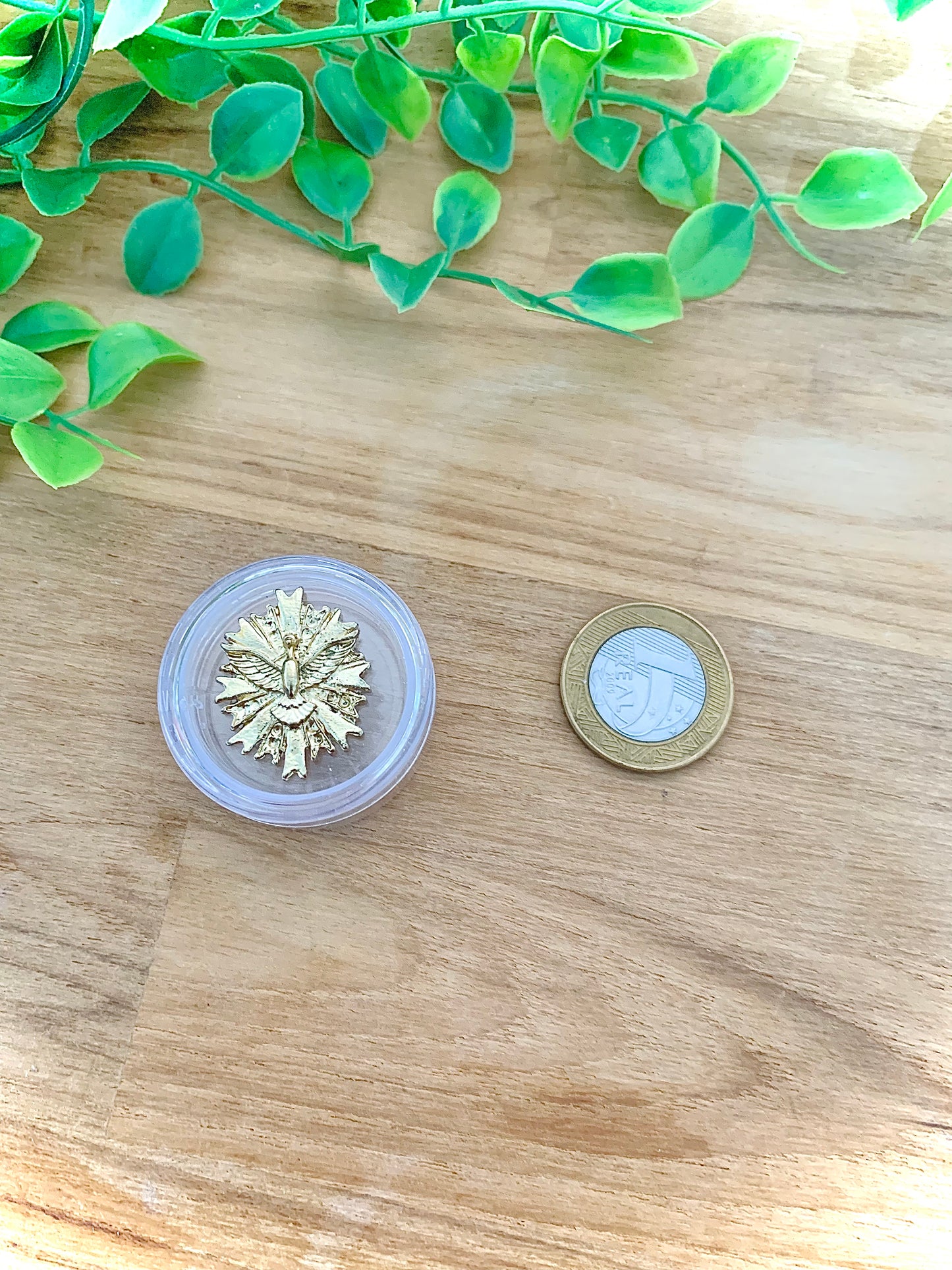 Porta mini-terço - Símbolo Espírito Santo - Dourado - Eucaristia