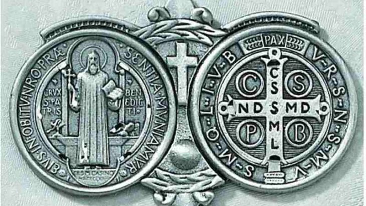 Oração de São Bento (cruz medalha de São Bento)