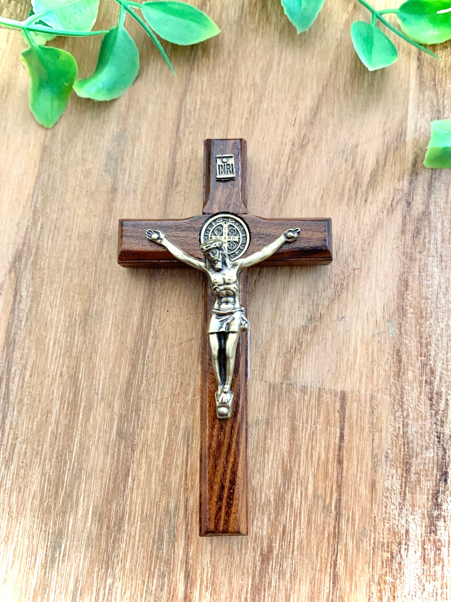 Crucifixo Madeira Escura - São Bento